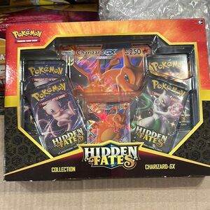 Pokemon Hidden Fates Charizard-GX Collection